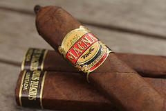 Top 10 Cigars – TGT Edition (2011)